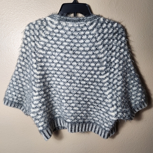 Anthropologie Moth Gray Empyreal Wool/Angora Blend Cropped Shrug Sweater-Size S - Picture 11 of 11